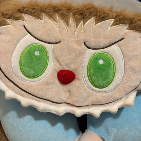 Labubu Pop Land Exclusive Neck Pillow - Picture 3 of 4